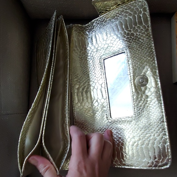 Nine West Gold Bow Snakeskin clutch - Picture 2 of 4